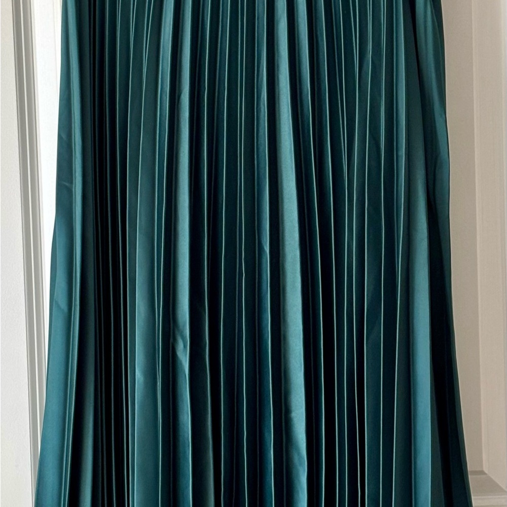 Zara Teal Midi Pleated Skirt. Unworn. No smoking home. NWT